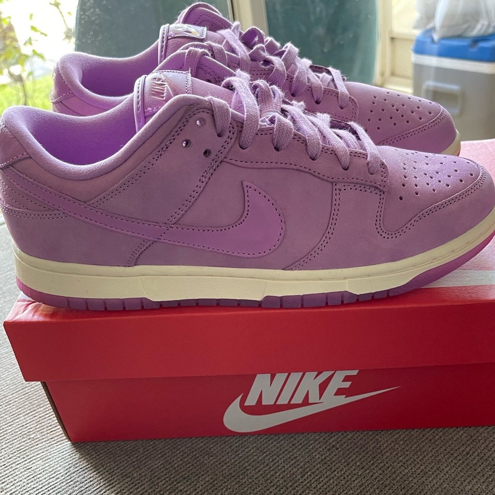 ✨Brand New Nike Dunk Low (Fuchsia)